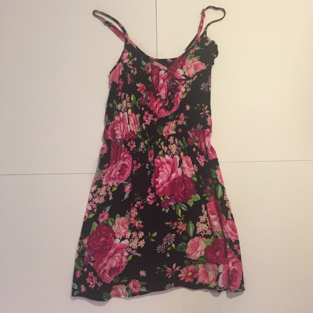 Xhiliration Floral Sundress/coverup Size small